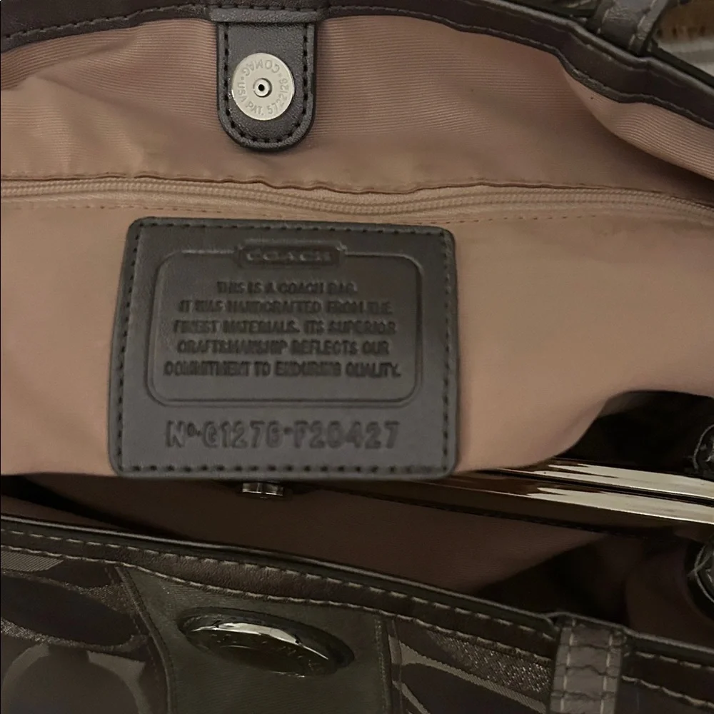 Coach Metallic Gray Signature Tote with Double Handles kiss lock closure - Picture 6 of 11